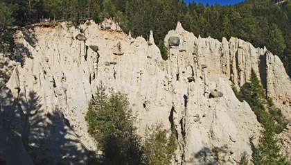 vista piramidi di terra