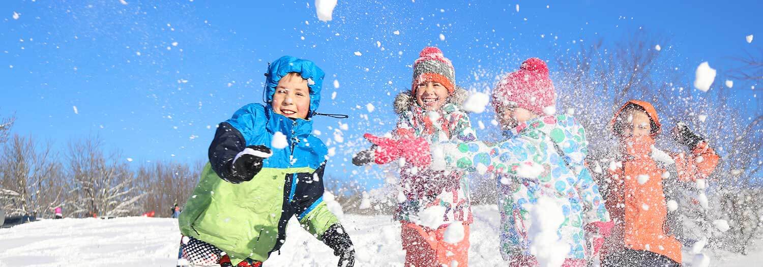 Passeggiate all'aperto: come proteggere i bambini dal freddo?