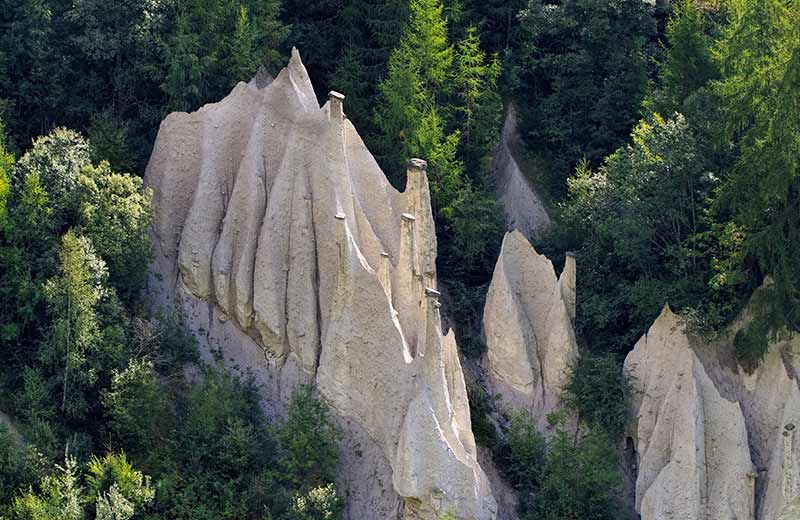 Escursione alle piramidi di terra a Terento